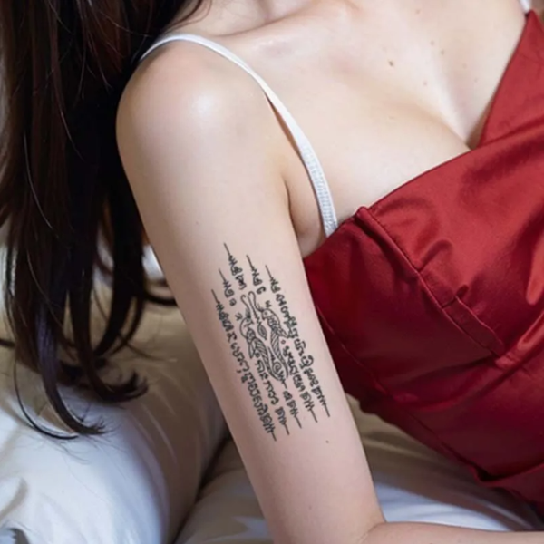 2pcs Waterproof Lucky Charm Temporary Body Tattoo Stickers